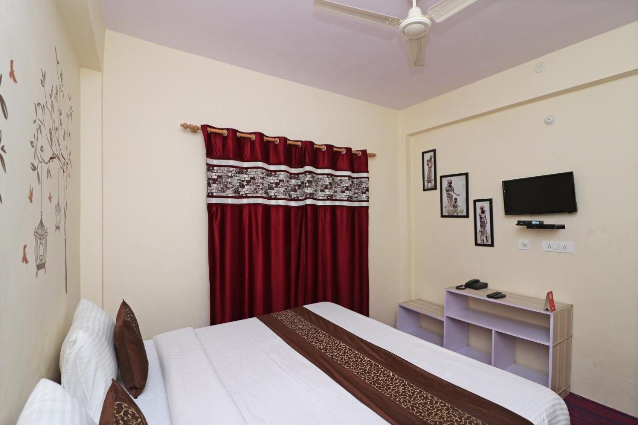 Oyo 13728 Hotel Kempty Valley View Hotel & Restaurant มัสซูรี ภายนอก รูปภาพ